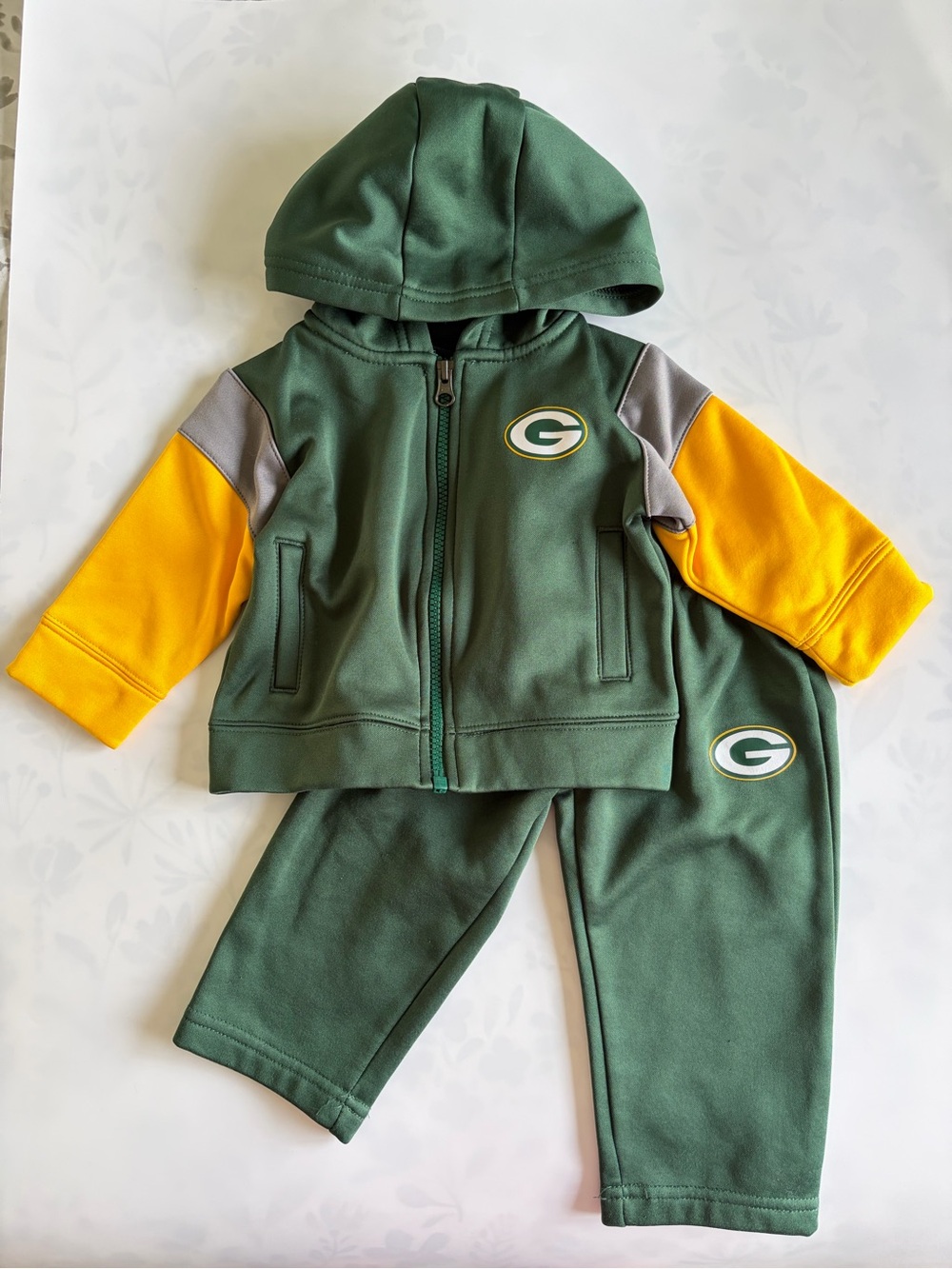 Green Bay Packers NFL Baby Sweatsuit Size 12 Months Sweatshirt Sweatpants Hoodie